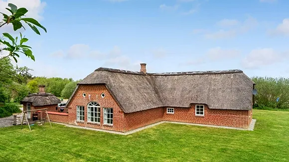 Außenansicht von Vester Husby Poolhus