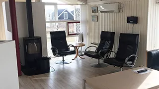 Wohnzimmer von Nørlev Poolhus