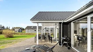 Terrasse von Narhval Poolhus