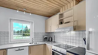 Küche in Øhuse Poolhus