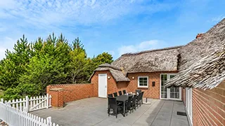 Terrasse von Øhuse Poolhus