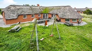 Spielgeräte bei Sandagers Poolhus