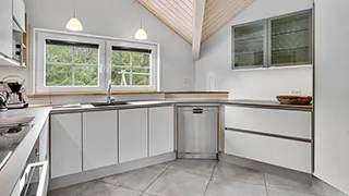 Küche in Solsiden Poolhus
