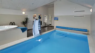 Grønnevej Poolhus innen