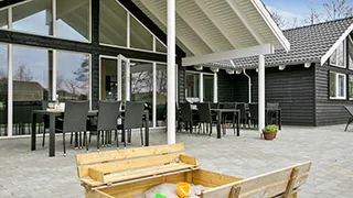 Terrasse von Grønnevej Poolhus