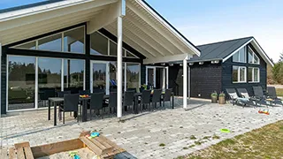 Terrasse von Ålbæk Poolhus