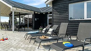 Terrasse von Ålbæk Poolhus