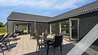 Terrasse von Hyldebær Poolhus