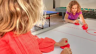 Airhockey in Skovvangen Aktivhus