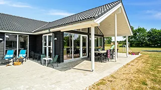 Terrasse von Grenå Poolhus