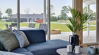 Wohnzimmer von Polderrev Poolhus