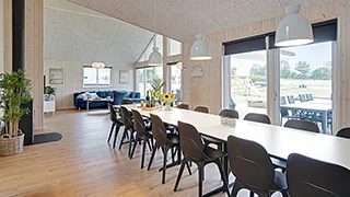 Essbereich in Polderrev Poolhus