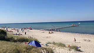 Strand in der Nähe von Skovsøen Poolhus