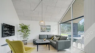 Wohnzimmer von Saksild Poolhus