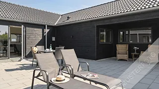 Terrasse von Saksild Poolhus