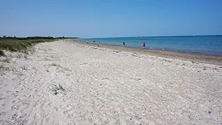 Strand in der Nähe von Gjerrild Spahus