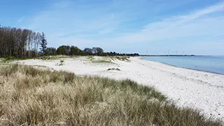 Strand in der Nähe von Hus Lakrids