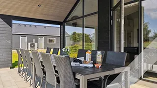 Terrasse von Ertebjerg Poolhus
