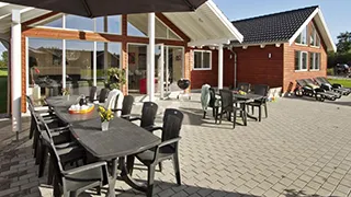 Terrasse von Lakse Aktivhus
