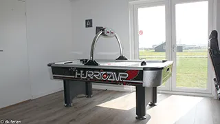 Airhockey in Sandersvig Poolhus