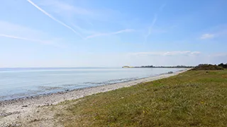 Strand in der Nähe von Lærkemose Spahus