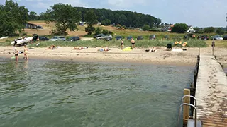 Strand in der Nähe von Skarrev Havkighus