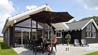 Terrasse von Lohals Aktivhus