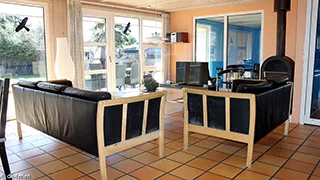 Wohnzimmer von Marielyst Poolhaus
