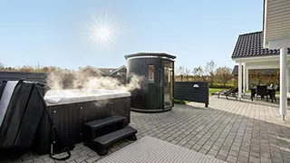 Saunatonne von Sneugle Poolhus
