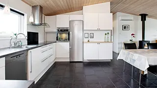 Küche in Sava Poolhus