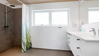 Badezimmer in Sava Poolhus