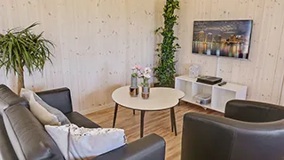 Wohnzimmer von Hejmdals Poolhus