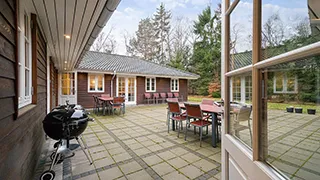 Terrasse von Helsinge Poolhus