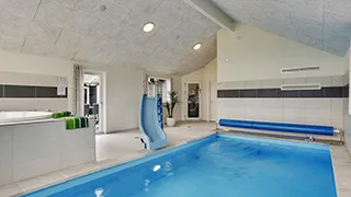 Vejby Poolhus innen