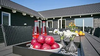 Terrasse von Vejby Poolhus