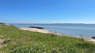 Strand in der Nähe von Ibsen Aktivhus