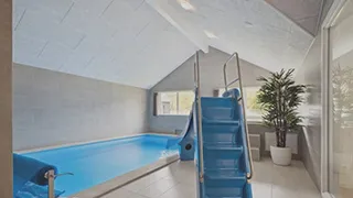 Waren Poolhaus innen