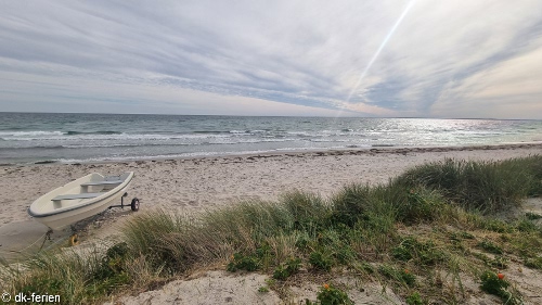 Boot am Strand von Skovmose auf Alsen