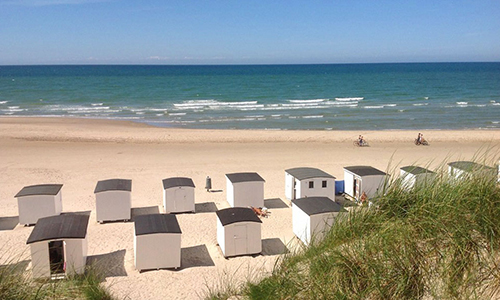 Strand von Løkken mit Badehäuschen